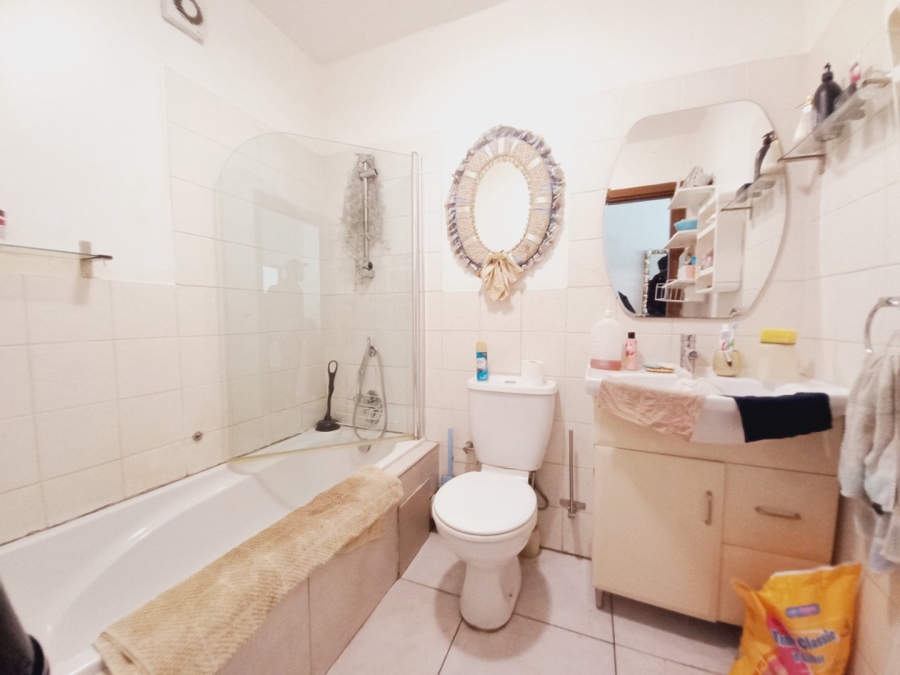 2 Bedroom Property for Sale in Hurlyvale Gauteng