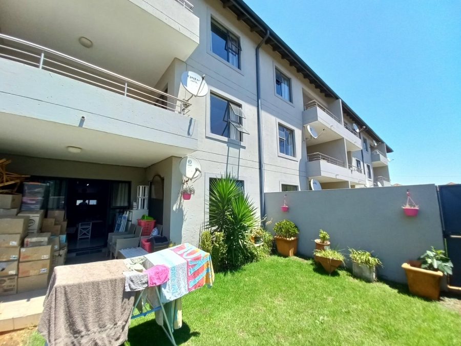 2 Bedroom Property for Sale in Hurlyvale Gauteng