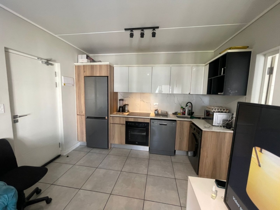 1 Bedroom Property for Sale in Waterfall View Gauteng