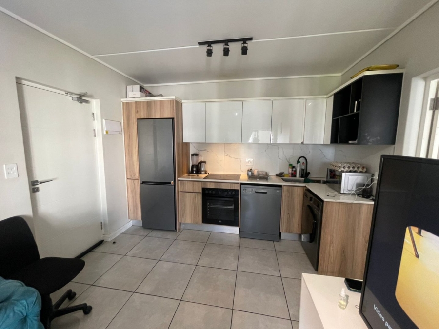1 Bedroom Property for Sale in Waterfall View Gauteng