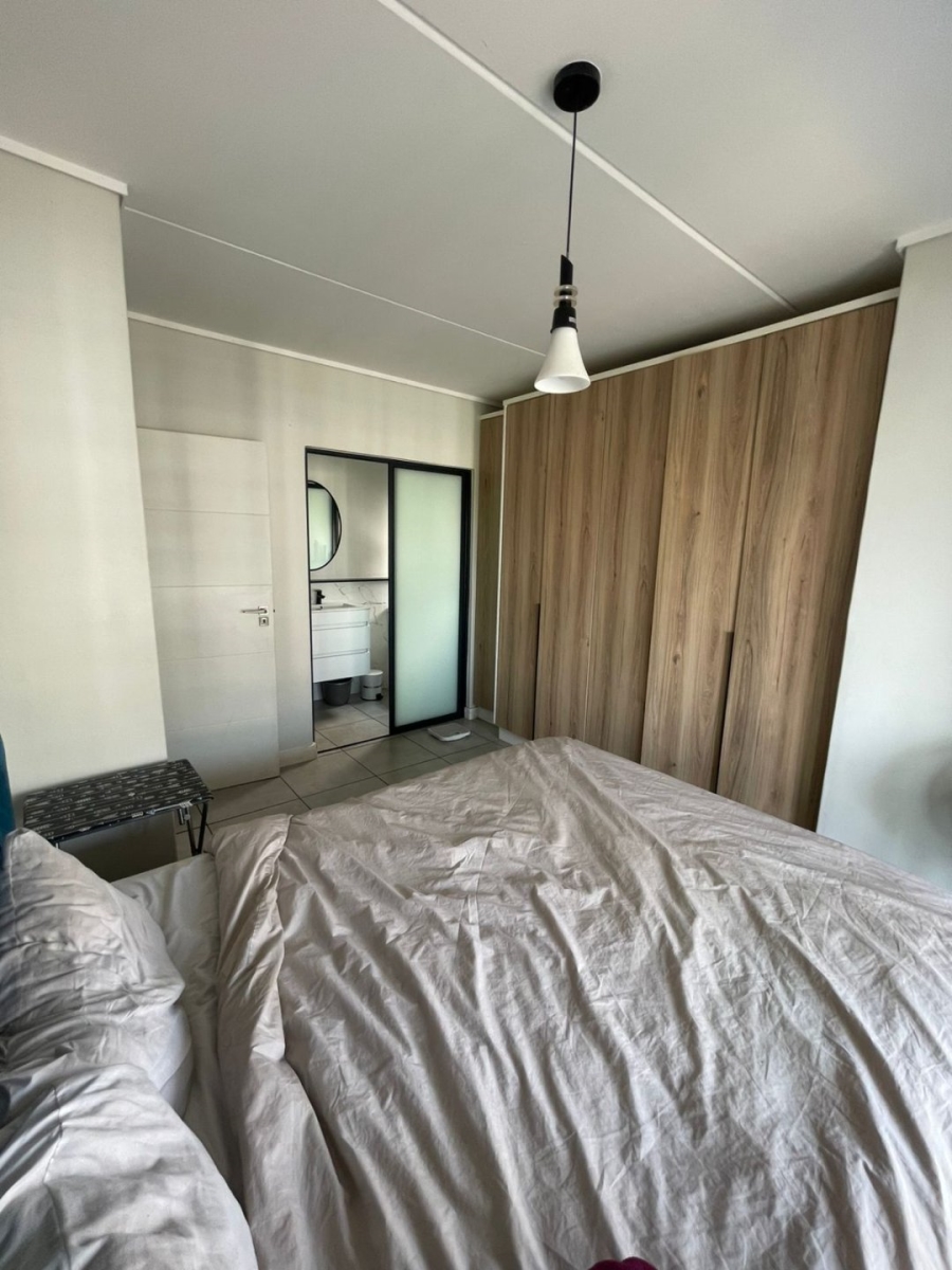 1 Bedroom Property for Sale in Waterfall View Gauteng