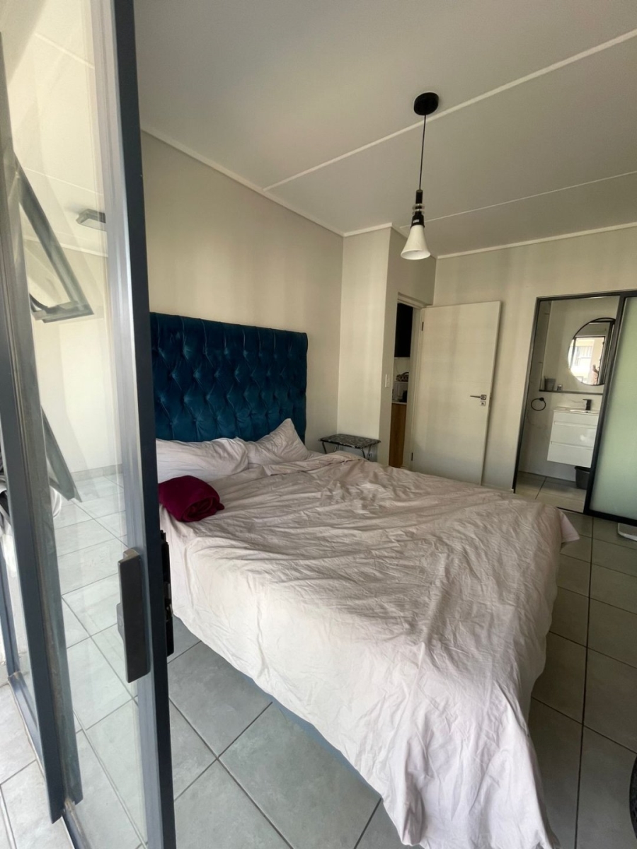 1 Bedroom Property for Sale in Waterfall View Gauteng