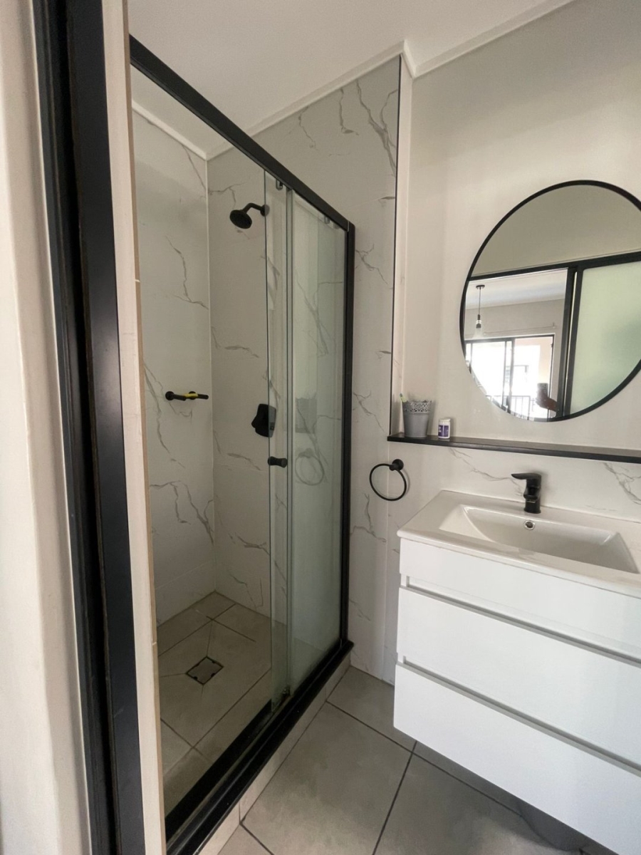 1 Bedroom Property for Sale in Waterfall View Gauteng