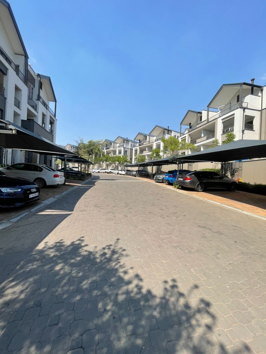 1 Bedroom Property for Sale in Waterfall View Gauteng