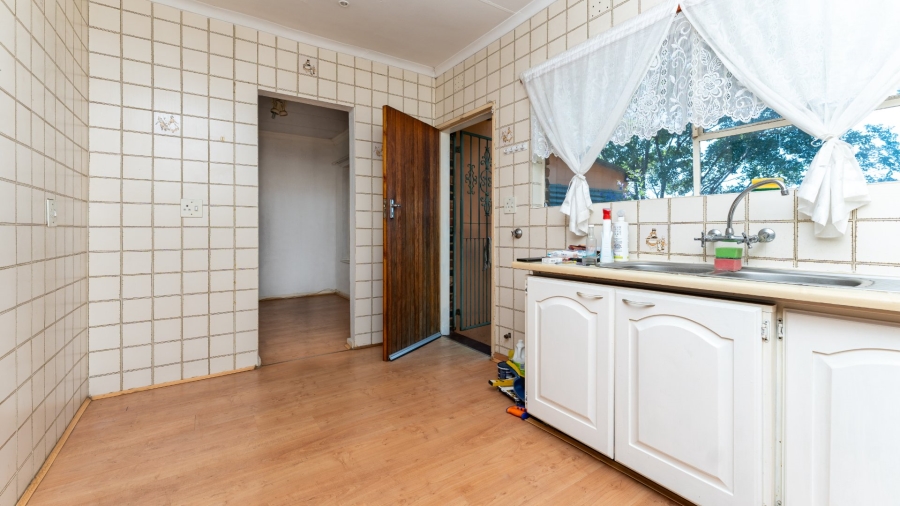 To Let 3 Bedroom Property for Rent in Rangeview Gauteng