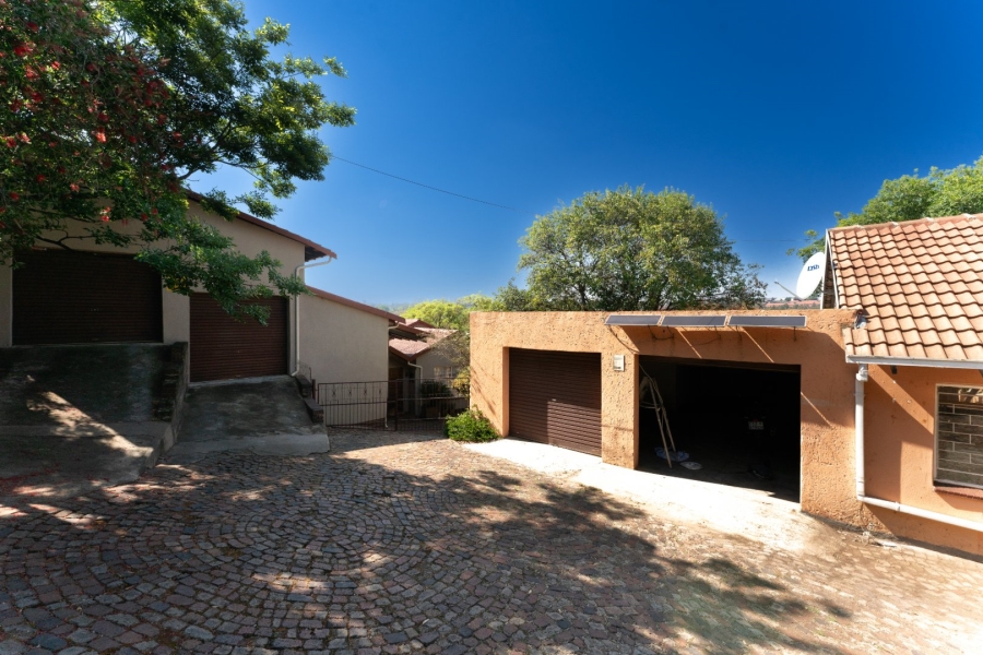 To Let 3 Bedroom Property for Rent in Rangeview Gauteng