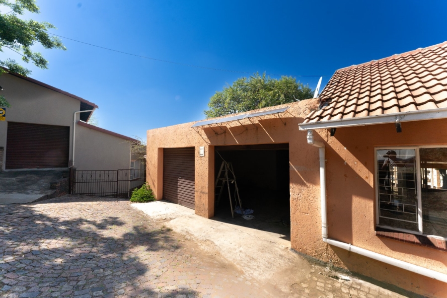 To Let 3 Bedroom Property for Rent in Rangeview Gauteng