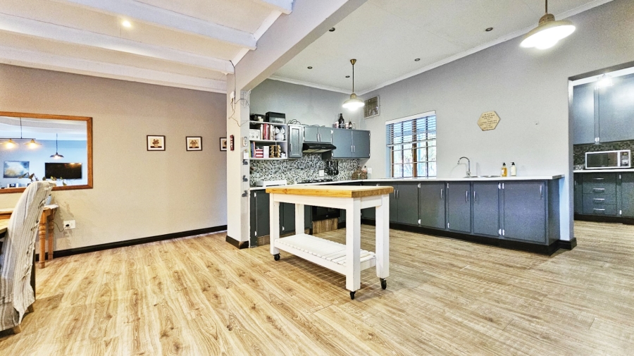 3 Bedroom Property for Sale in Three Rivers Proper Gauteng