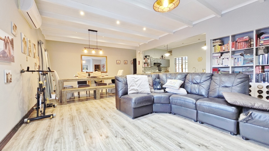 3 Bedroom Property for Sale in Three Rivers Proper Gauteng