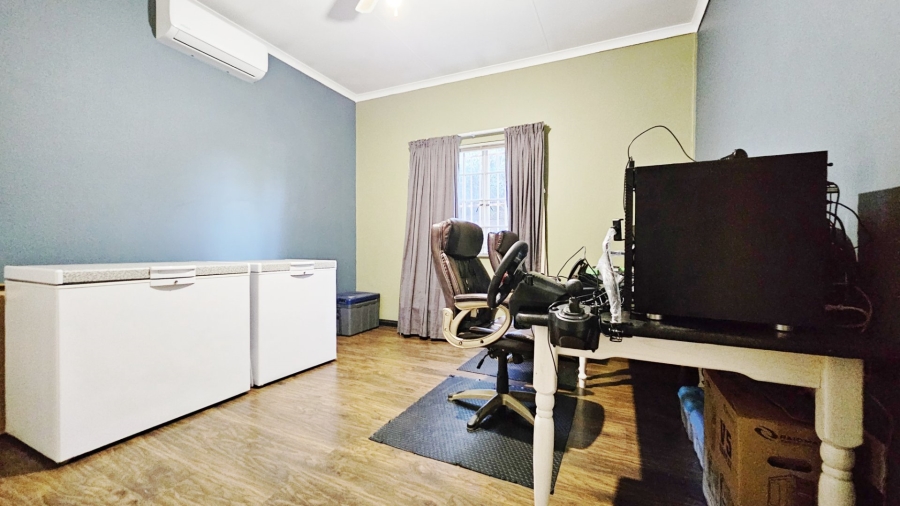 3 Bedroom Property for Sale in Three Rivers Proper Gauteng