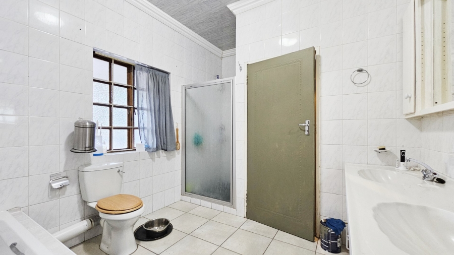 3 Bedroom Property for Sale in Three Rivers Proper Gauteng