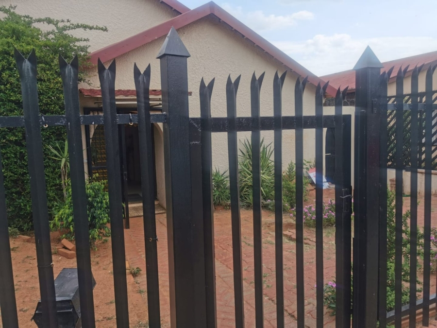 3 Bedroom Property for Sale in Laudium Gauteng