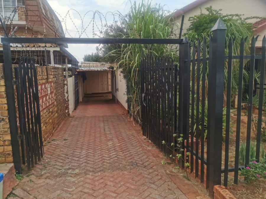 3 Bedroom Property for Sale in Laudium Gauteng