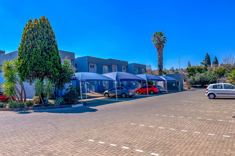 To Let 2 Bedroom Property for Rent in Mulbarton Gauteng