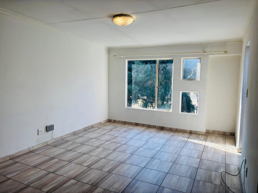 To Let 2 Bedroom Property for Rent in Mulbarton Gauteng