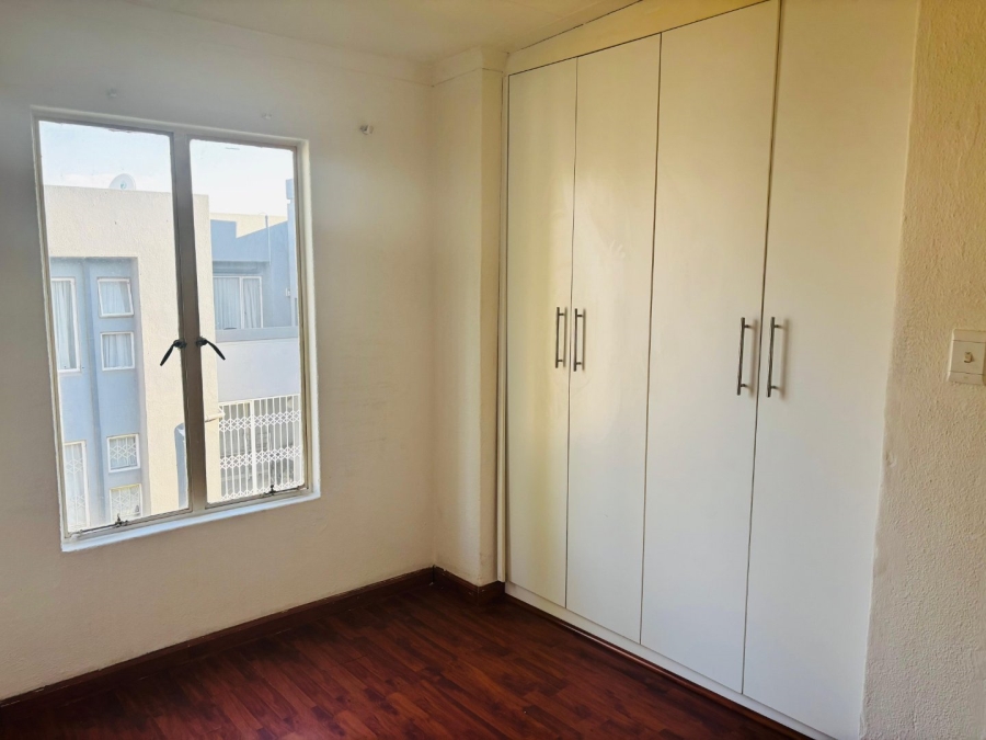 To Let 2 Bedroom Property for Rent in Mulbarton Gauteng