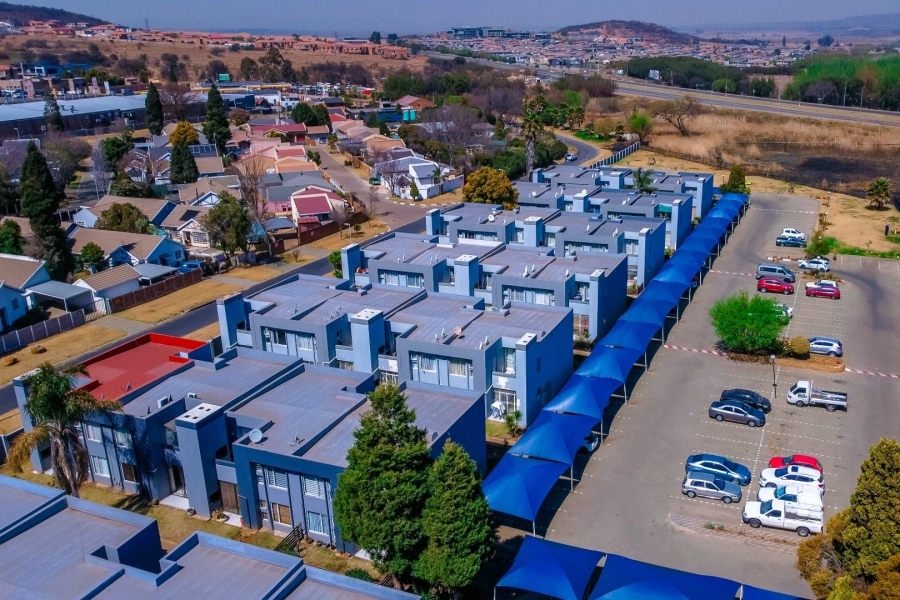 To Let 2 Bedroom Property for Rent in Mulbarton Gauteng