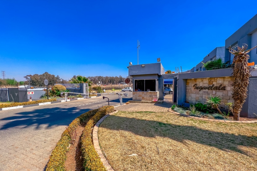 To Let 2 Bedroom Property for Rent in Mulbarton Gauteng