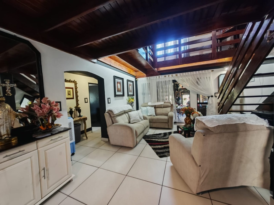 3 Bedroom Property for Sale in Eveleigh Gauteng