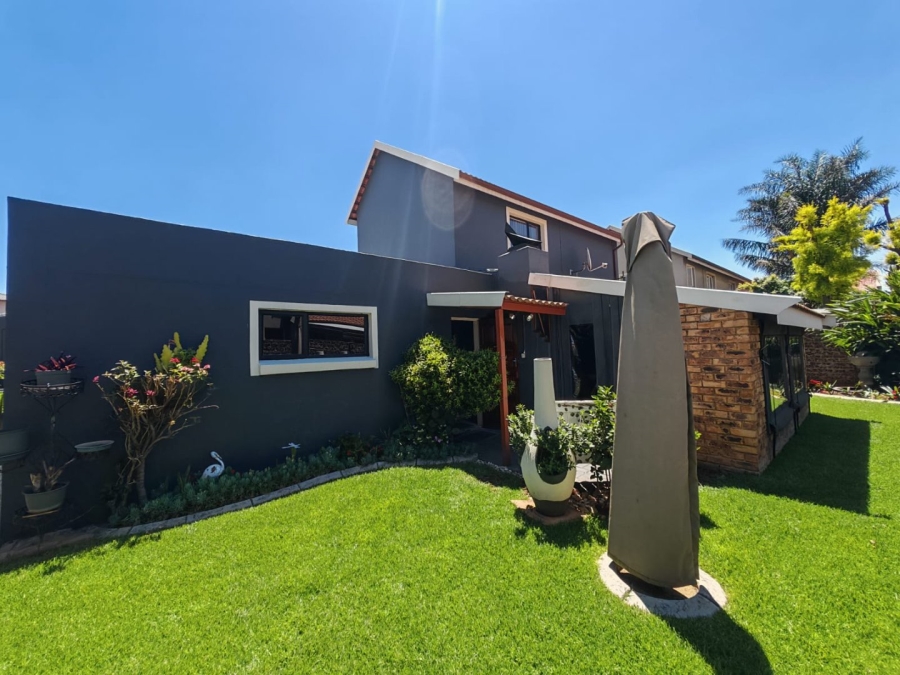 3 Bedroom Property for Sale in Eveleigh Gauteng
