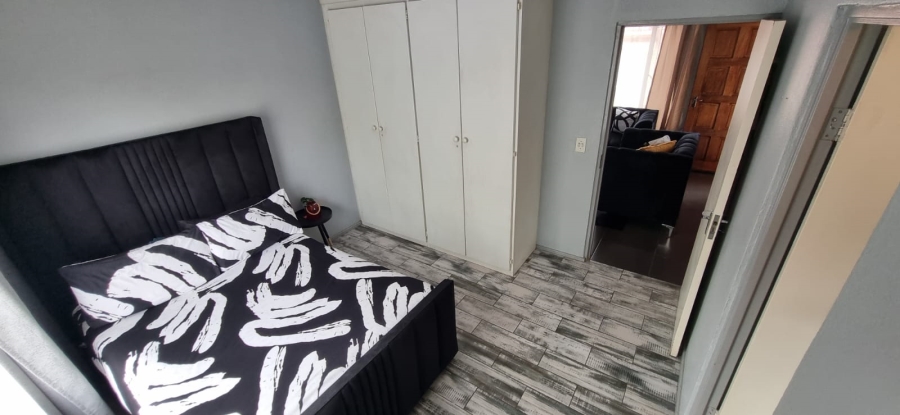 1 Bedroom Property for Sale in Hennopspark Gauteng
