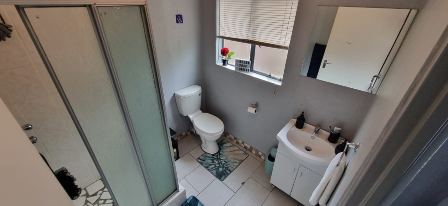 1 Bedroom Property for Sale in Hennopspark Gauteng