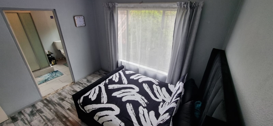 1 Bedroom Property for Sale in Hennopspark Gauteng