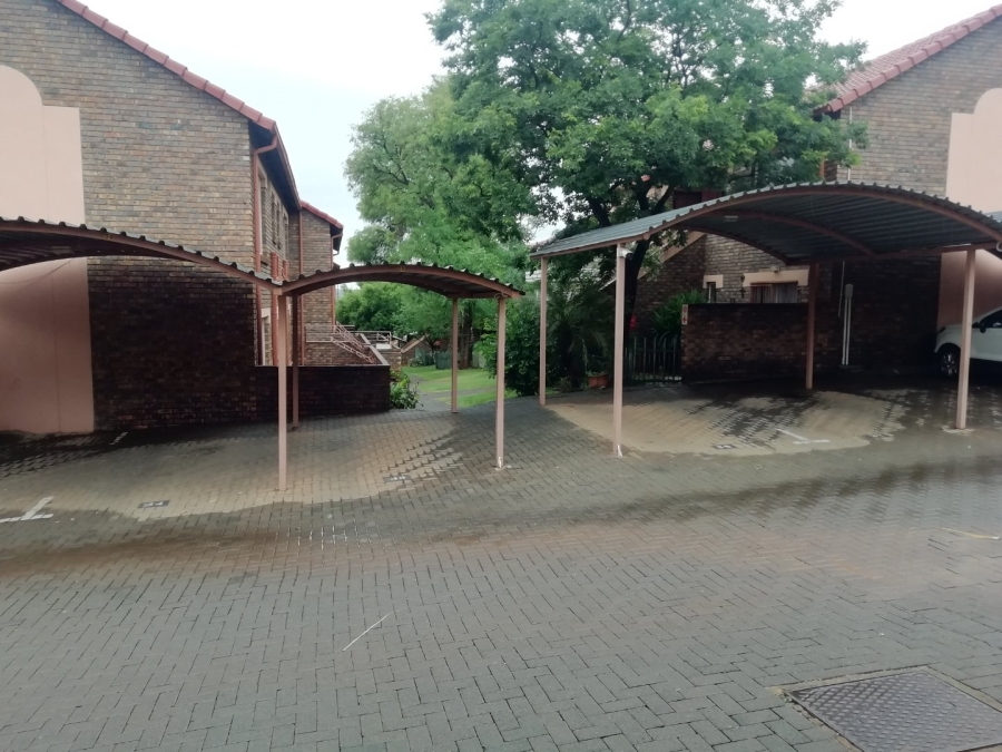 1 Bedroom Property for Sale in Hennopspark Gauteng