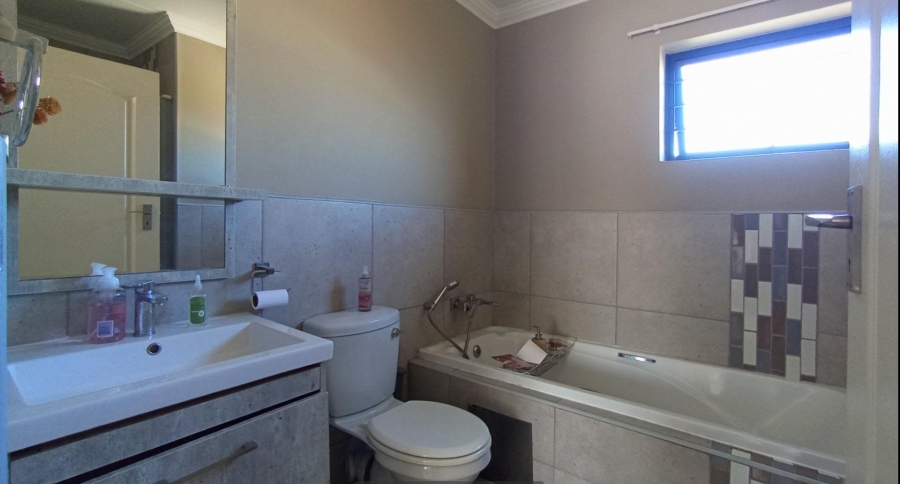 3 Bedroom Property for Sale in Amberfield Valley Gauteng