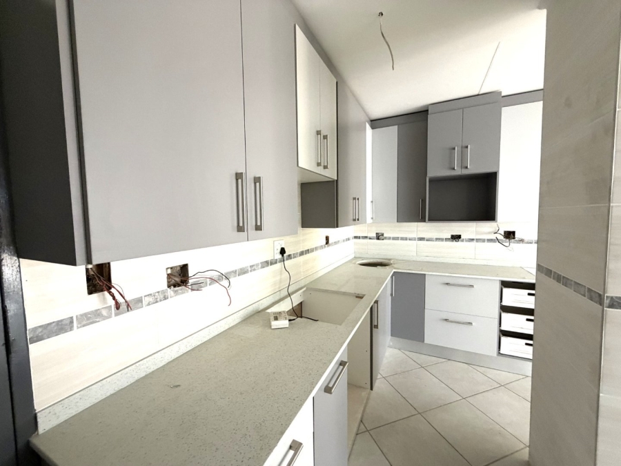  Bedroom Property for Sale in Rooihuiskraal Gauteng