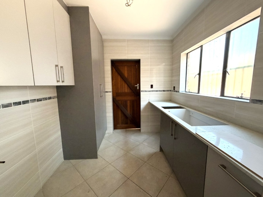  Bedroom Property for Sale in Rooihuiskraal Gauteng