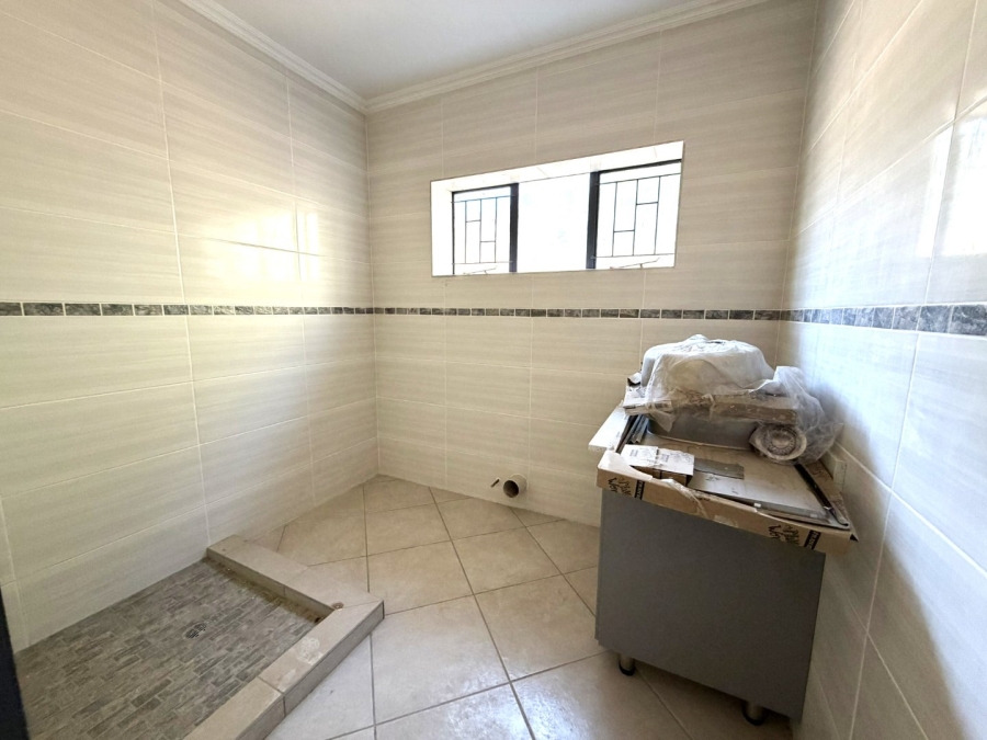  Bedroom Property for Sale in Rooihuiskraal Gauteng
