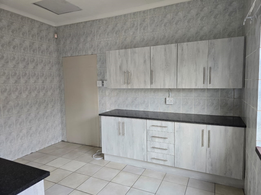 To Let 4 Bedroom Property for Rent in Witfield Gauteng