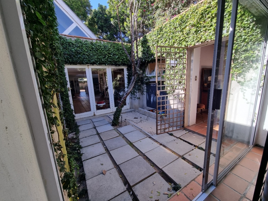 5 Bedroom Property for Sale in Waterkloof Gauteng