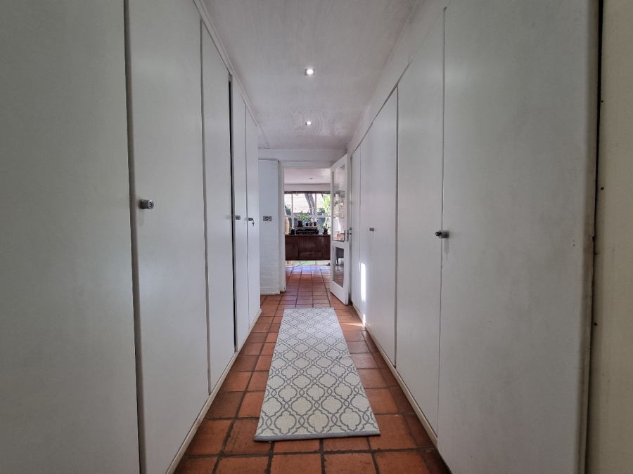 5 Bedroom Property for Sale in Waterkloof Gauteng