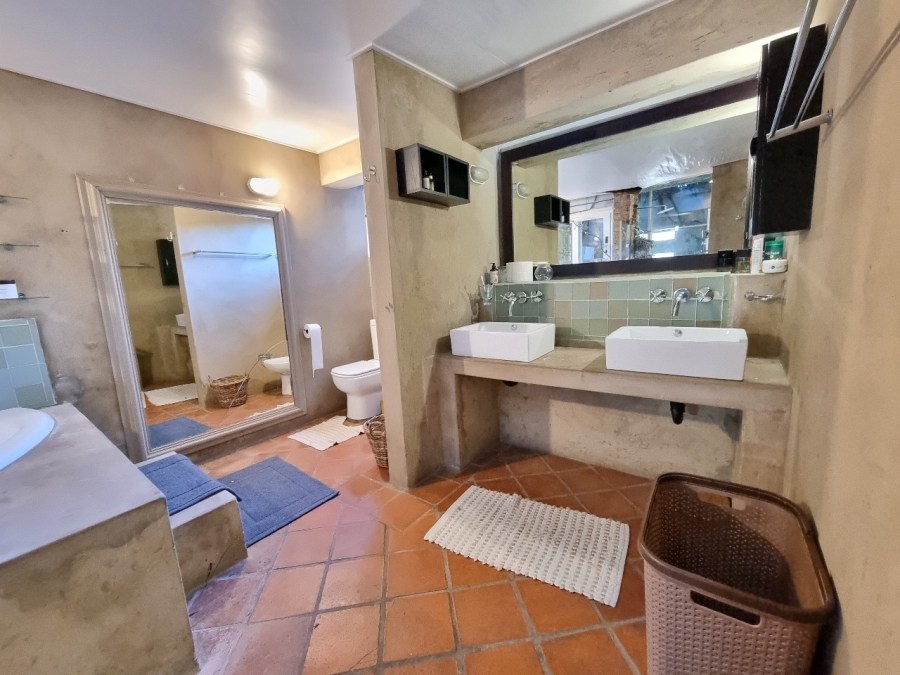 5 Bedroom Property for Sale in Waterkloof Gauteng