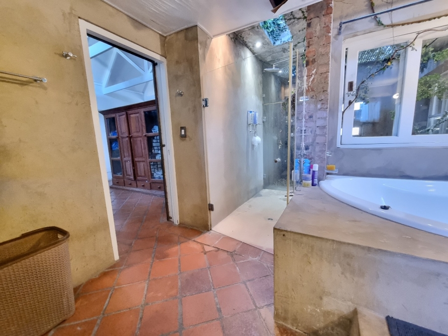 5 Bedroom Property for Sale in Waterkloof Gauteng