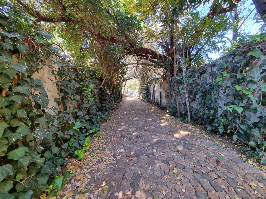 5 Bedroom Property for Sale in Waterkloof Gauteng