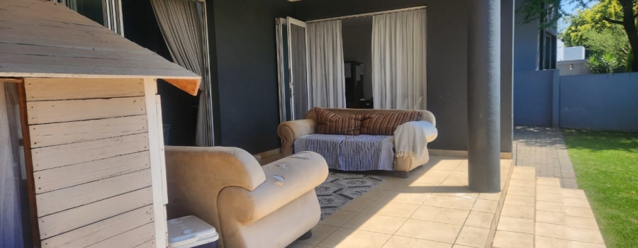 To Let  Bedroom Property for Rent in Greenstone Hill Gauteng