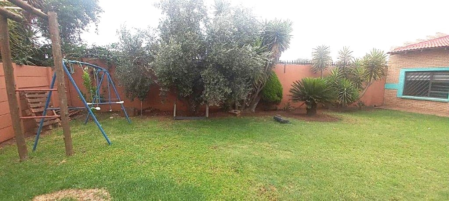 3 Bedroom Property for Sale in Lenasia Ext 10 Gauteng