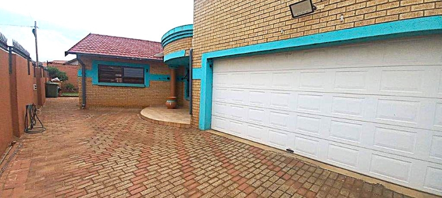 3 Bedroom Property for Sale in Lenasia Ext 10 Gauteng