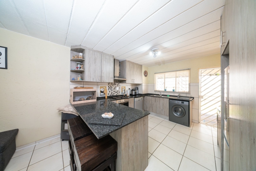 2 Bedroom Property for Sale in Eden Glen Gauteng