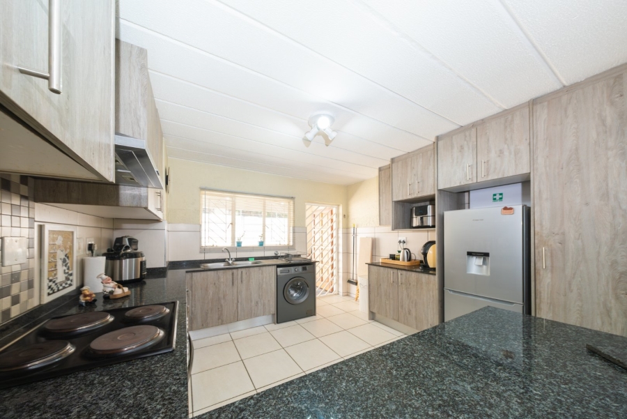 2 Bedroom Property for Sale in Eden Glen Gauteng