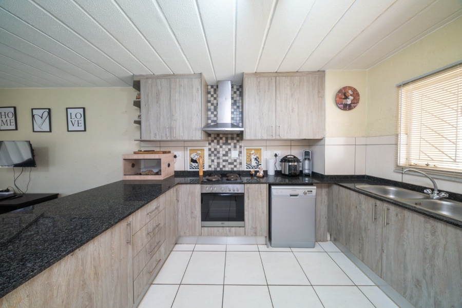 2 Bedroom Property for Sale in Eden Glen Gauteng