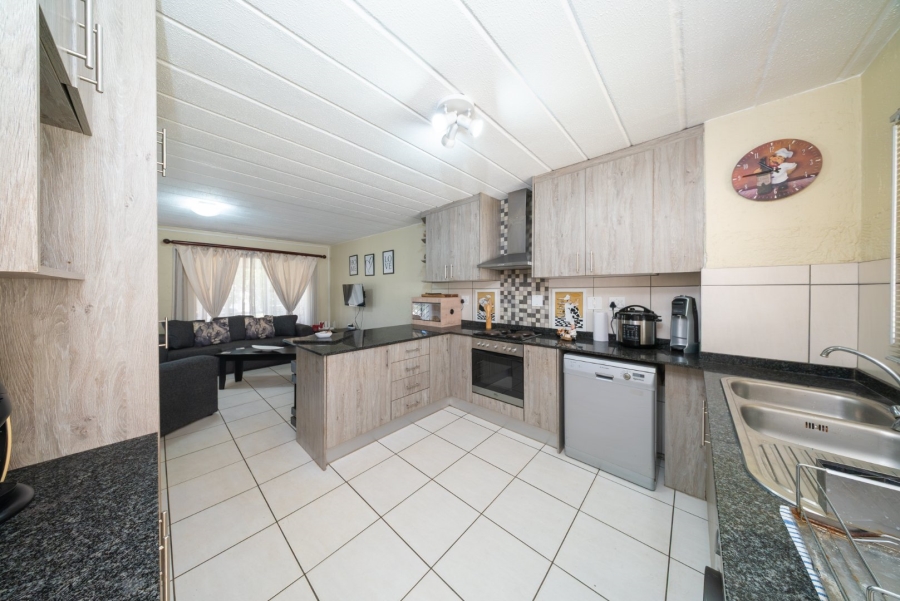 2 Bedroom Property for Sale in Eden Glen Gauteng