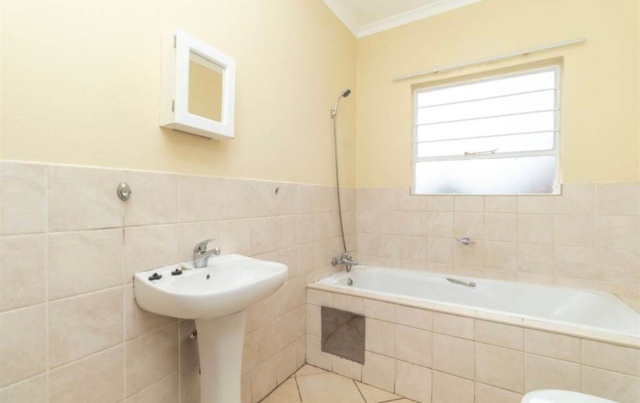  Bedroom Property for Sale in Honeydew Gauteng