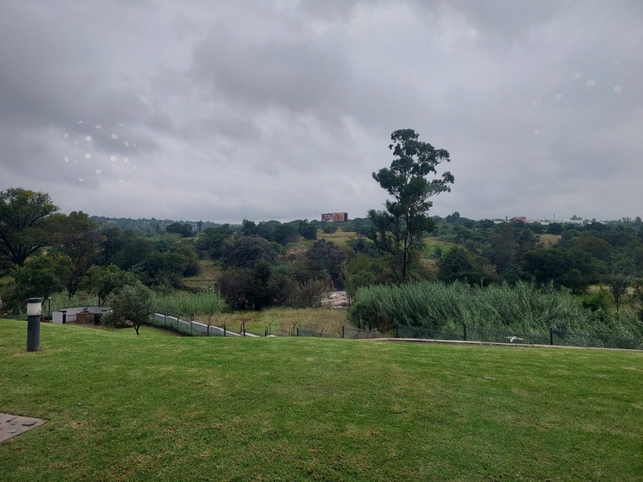 1 Bedroom Property for Sale in Olivedale Gauteng