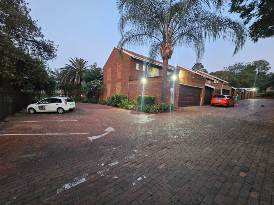 3 Bedroom Property for Sale in Eldoraigne Gauteng
