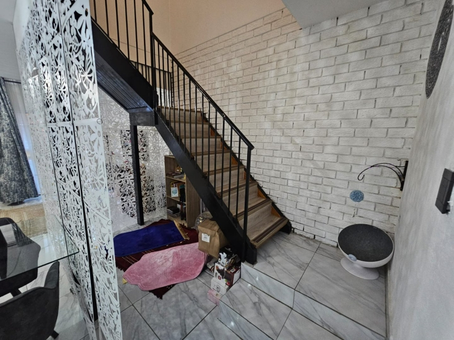 3 Bedroom Property for Sale in Eldoraigne Gauteng