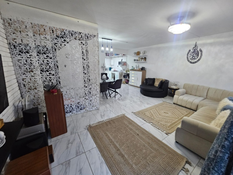 3 Bedroom Property for Sale in Eldoraigne Gauteng